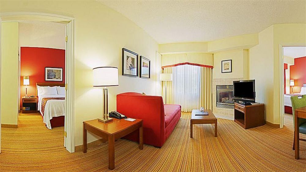 Residence Inn Dallas Park Central Екстер'єр фото