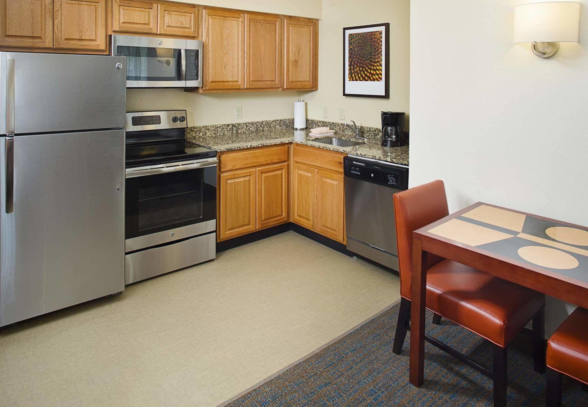 Residence Inn Dallas Park Central Екстер'єр фото
